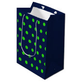 Polka Dot Gift Bag (Navy Blue & Lime Green) Medium Cadeauzakje (Voorkant Gekanteld)
