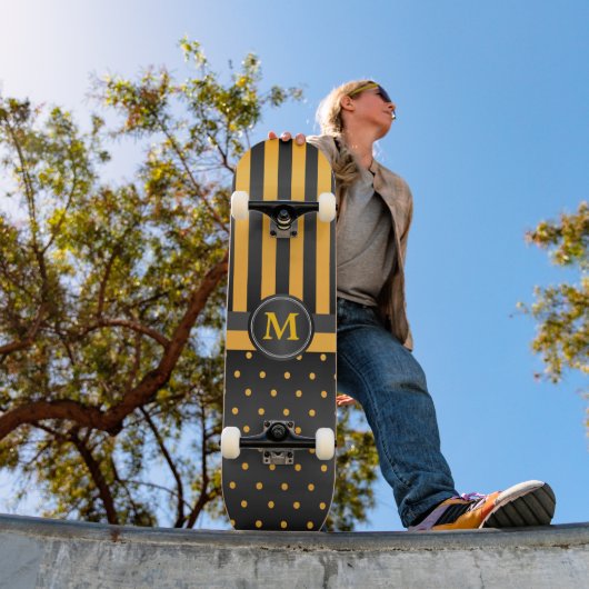 Polka Dot Golden Yellow en Black Stripes Skateboard (Buiten 1)