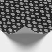 Polka Dot Gray op zwart Cadeaupapier (Hoek)