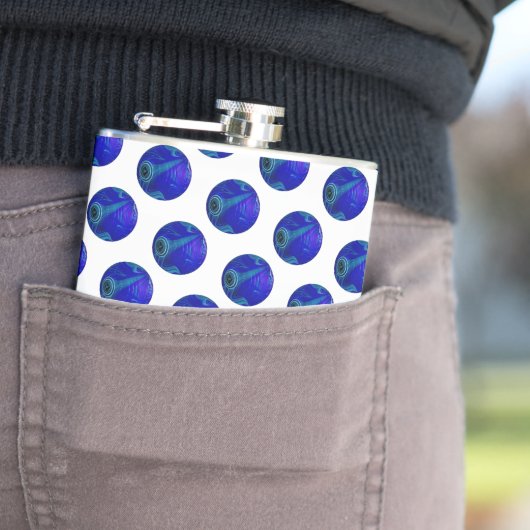Polka Dot Precision: De Blauwe Lawn Bowl Heupfles (Voorbeeld)