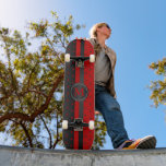 Polka Dot Red en Black - Monogram Skateboard<br><div class="desc">Skateboard. Polka Dot red en zwart met Monogram klaar om je te personaliseren. ✔ OPMERKING: ALLEEN DE NOODZAKELIJKE SJABLOON WIJZIGEN! 😀 Indien nodig, kunt u de tekst verwijderen en beginnen vers toevoegend welke tekst en doopvont u houdt van. 📌 Als u meer aanpassing nodig hebt, klikt u op de knop...</div>