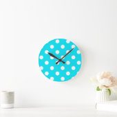 Polka dots cyaan hex code 00E3F4 Ronde Klok (Huis)