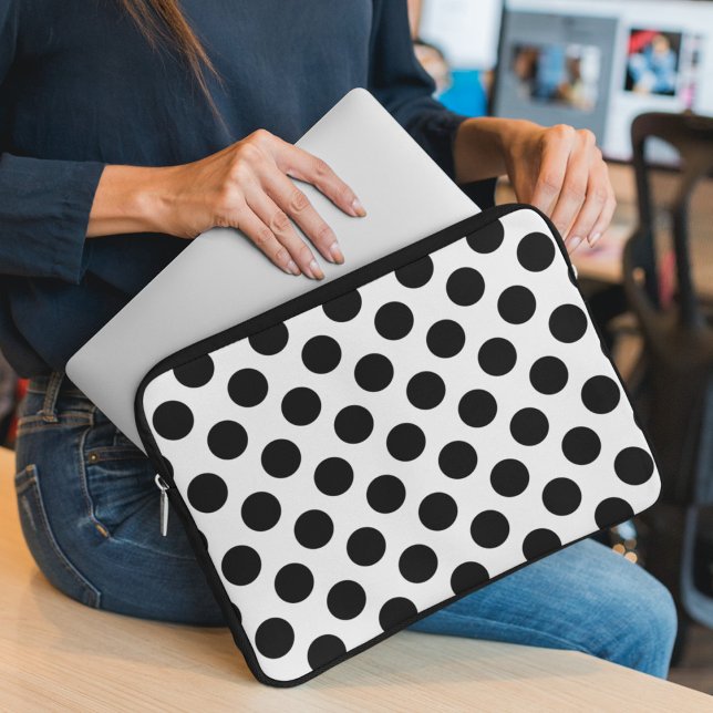 Polka Dots, Polka Dot Pattern, Black and White Laptop Sleeve (Creator heeft geüpload)
