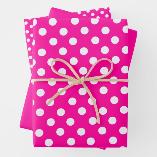 polka-punten in fluorescerende roze inpakpapier vel (In situ)