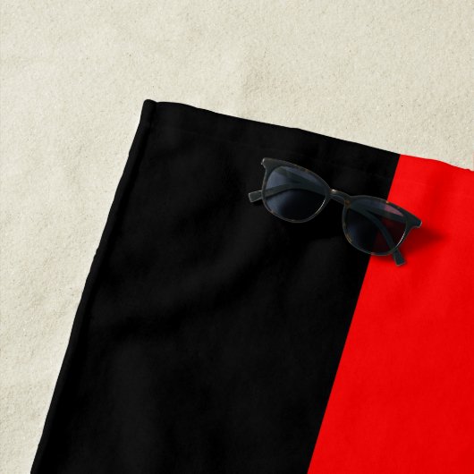 Polyamory Pride Flag Strandlaken (In situ)