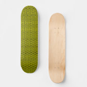 Polygoons v2 - zwart en geel skateboard (Voorkant)