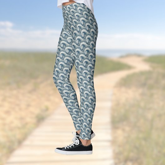 Polynesian Beach Waves and Flowers Ethnic Pattern Leggings