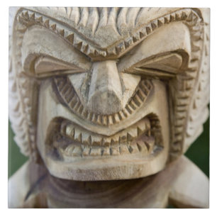 Polynesië, Koninkrijk Tonga. Close-up van tiki Tegeltje