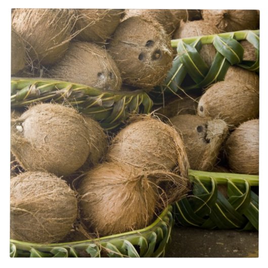 Polynesië, Koninkrijk Tonga. Weergave van kosnoten Tegeltje (Voorkant)