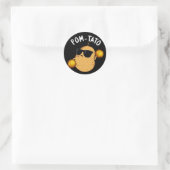 Pom-tato Funny Potato Pun Dark BG Ronde Sticker (Tas)
