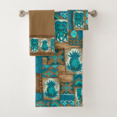 Pomaika’i Tiki Hawaiian Tapa Coordinate - Brown Bad Handdoek (Insitu)