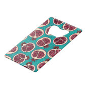 Pomegranaatplakken op turquoise creditkaart flessenopener (Achterkant Gekanteld)