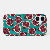 Pomegranaatplakken op turquoise iPhone 16 hoesje (Achterkant horizontaal)