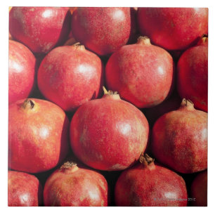 Pomegranaten die op de Carmel-markt worden tentoon Tegeltje