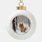 Pomeranian liet het sneeuwKerstmis Keramische Bal Ornament (Voorkant)