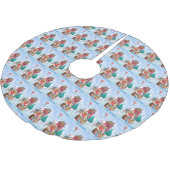 Pommerse hond op sneeuwkerstmis kerstboom rok (Gekanteld)