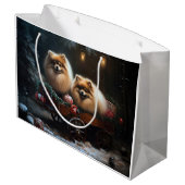 Pommerse Sneeuwslee Kerstdecoratie Groot Cadeauzakje (Achterkant Gekanteld)