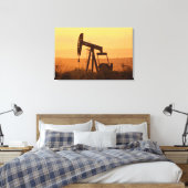 Pomp Jack Pumping Oil in West Texas, VS Canvas Afdruk (Insitu (Slaapkamer))