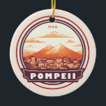 Pompeï ruïnes Italië Travel Art Badge Keramisch Ornament<br><div class="desc">Pompeï vectorillustratie. Ooit een bloeiende en verfijnde Romeinse stad,  werd Pompeii begraven onder meters as en puimsteen na de catastrofale uitbarsting van de Vesuvius in 79 na Christus.</div>