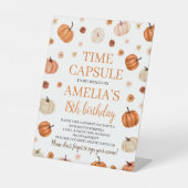 Pompoen 18e verjaardag Time Capsule Reclamebord Met Voetstuk (Voorkant)
