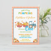 Pompoen 1e verjaardagsfeest Oogst Truck Twin Boys Kaart (Staand voorkant)