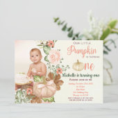 Pompoen Bloemen Eerste Verjaardag Rustieke Uitnodi Kaart (Staand voorkant)