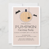 Pompoen Carving Party Modern Beige Halloween Kaart (Voorkant)