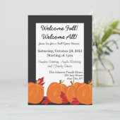 Pompoen en bladeren op zwarte Herfst Kaart (Staand voorkant)