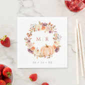 Pompoen en Paarse Floral Wreath Monogram Weddensch Servet (Insitu)