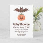Pompoen en vleermuis Baby shower Halloween Party Kaart (Staand voorkant)