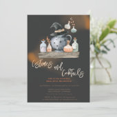 Pompoen Heksenkostuums & Cocktail Zwarte Halloween Kaart (Staand voorkant)