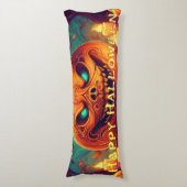 Pompoen met eng gezicht tussen kaarsen, Halloween Lichaamskussen (Voorkant Verticaal)