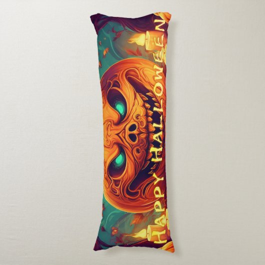 Pompoen met eng gezicht tussen kaarsen, Halloween Lichaamskussen (Voorkant Verticaal)