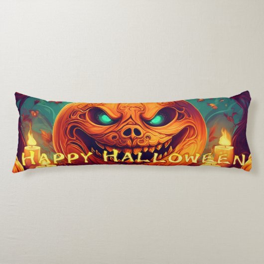Pompoen met eng gezicht tussen kaarsen, Halloween Lichaamskussen (Voorkant)