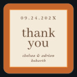 Pompoen Oranje grens Eenvoudige herfst bruiloft gu Vierkante Sticker<br><div class="desc">Maak een statement van ingetogen elegantie met deze eenvoudige,  op tekst gebaseerde herfst bruiloft gunst bedankt sticker label met een rand van rijke pompoen en sinaasappel op ivoor. Gebruik de aanpassingsoptie om de kleuren en lettertypen aan te passen aan uw huwelijksthema.</div>