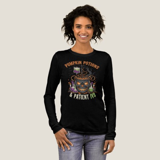 Pompoen Potions & Patiënt IVs Nurse Halloween Tri-Blend Shirt (Voorkant)