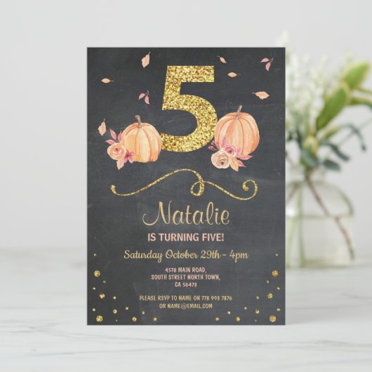 Pompoen VIJF Verjaardag 5THh Herfst Krijt Goud Uit Kaart (Staand voorkant)