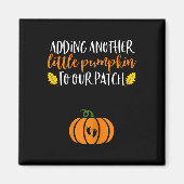 Pompoen Zwangerschap Aankondiging Halloween Baby Magneet (Voorkant)