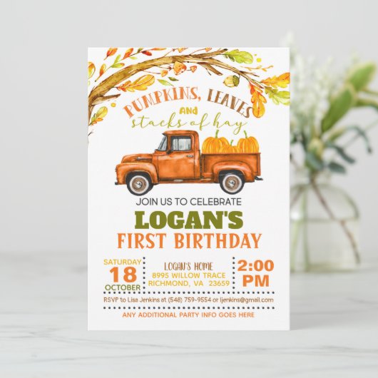 Pompoenen, bladeren en stapels hooi verjaardag kaart (Staand voorkant)