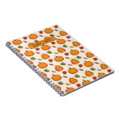 Pompoenen en kleurrijke herfst leren patronen en t notitieboek (Rechterzijde)