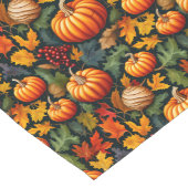 Pompoenen in de bladeren met bessen lange tafelloper (Hoek)