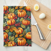 Pompoenen in de bladeren met bessen theedoek (Quarter Fold)