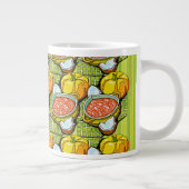 Pompoenen, soep en gestripte achtergrond grote koffiekop (Rechts)