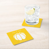 Pompoenpleister in geel papieren Onderzetter (Insitu)