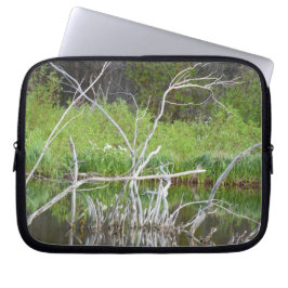 Pond van bomen laptop sleeve