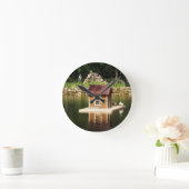 Pond with bird house ronde klok (Huis)