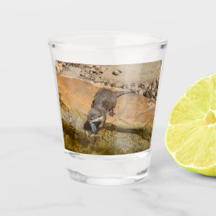**"Pondside Feest: een otter en zijn vangst"** Shot Glas