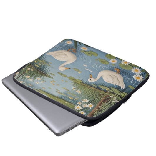 Pondside Tranquility Laptop Sleeve (Voorkant onderkant)