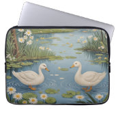Pondside Tranquility Laptop Sleeve (Voorkant)