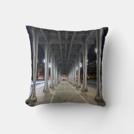 Pont de Bir-Hakeim ’s nachts - Parijs, Frankrijk Kussen